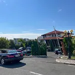 First Line In Next To Marina Complex Apartmán