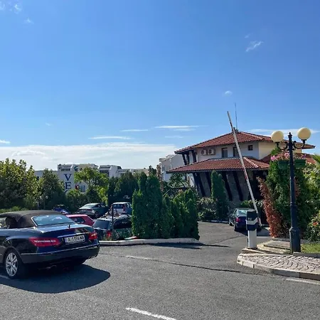 First Line In Next To Marina Complex Apartment