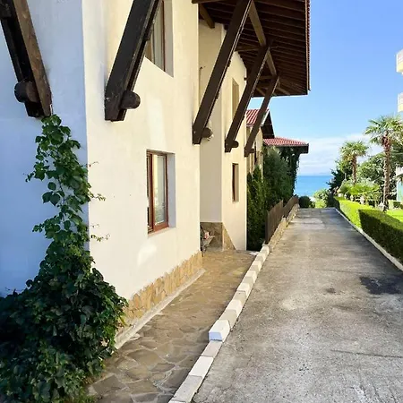 Apartment First Line In Next To Marina Complex