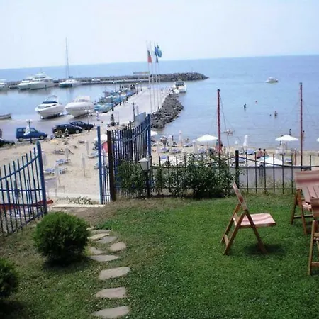 Apartment First Line In Next To Marina Complex *